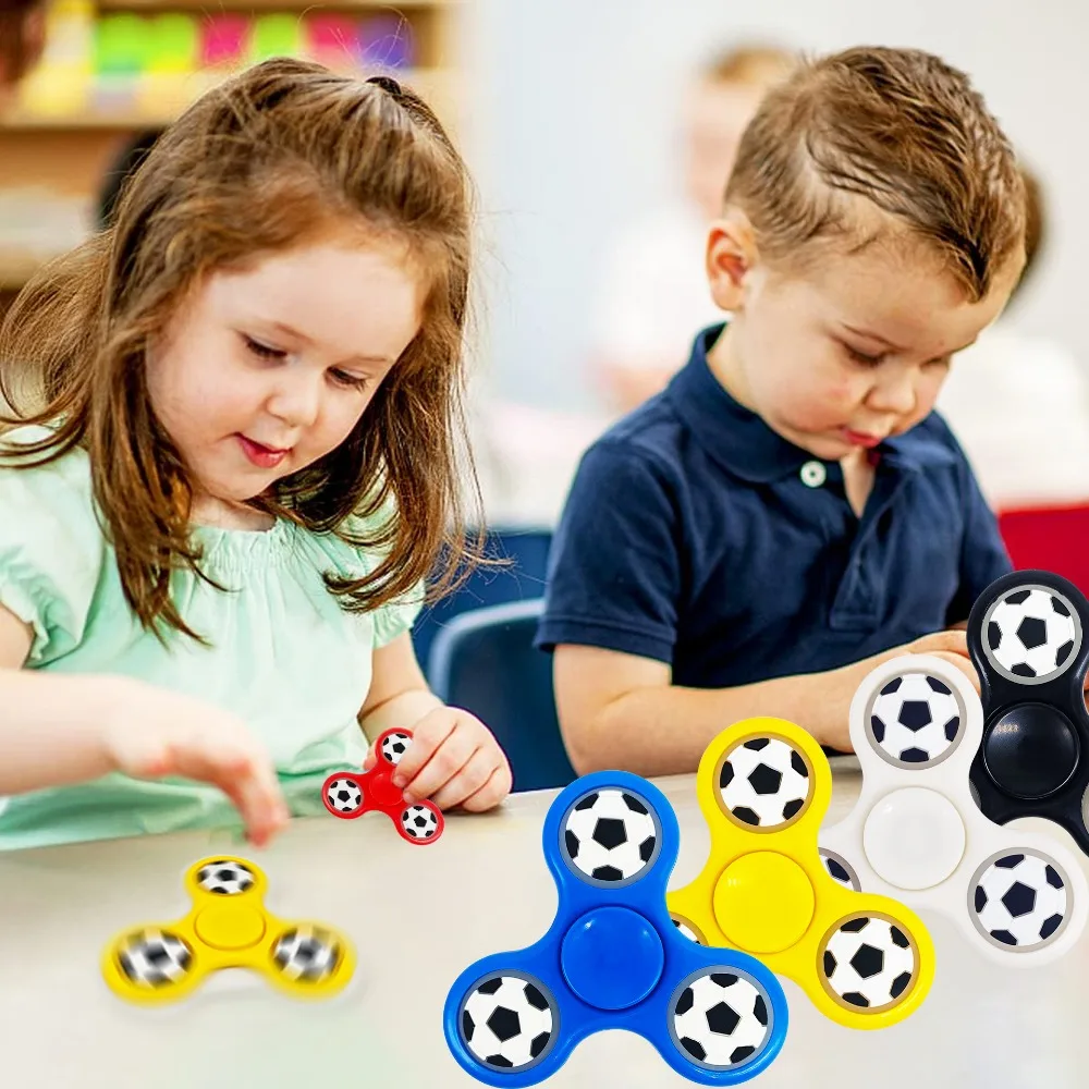 6/12 Stück dreiblättriges Fußballmuster Fidget Spinner Kindergeburtstag Babyparty Hochzeitsgast Geschenk Schule Belohnung Karneval Geschenkpaket – Detail 7
