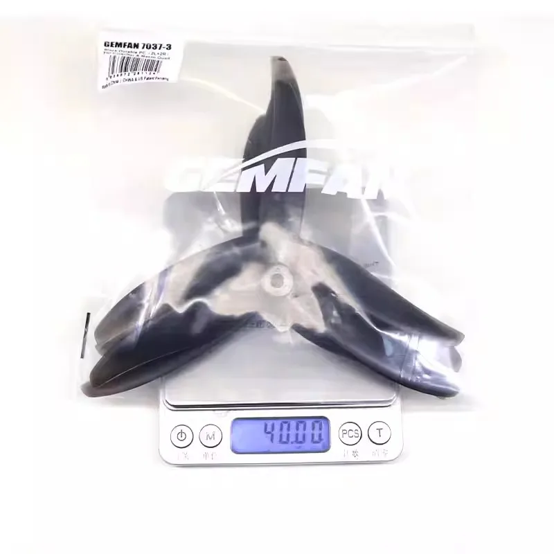 Hélices Gemfan 7037-3 7x3.7 pouces pour drone FPV course - PC/fibre verre