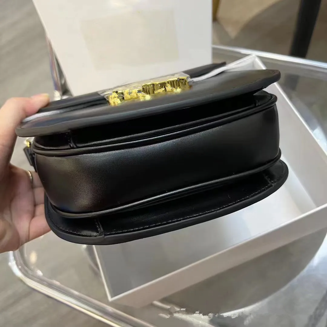 Рисунок 3 - Кожаные сумочки для женщин