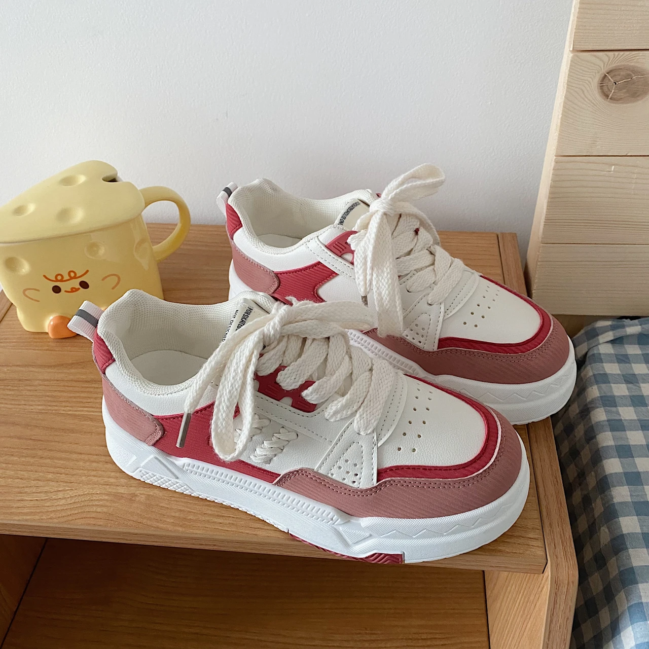 

Кроссовки женские на платформе, повседневная нескользящая обувь для бега и занятий на свежем воздухе, дизайнерские Роскошные всесезонные, для студентов