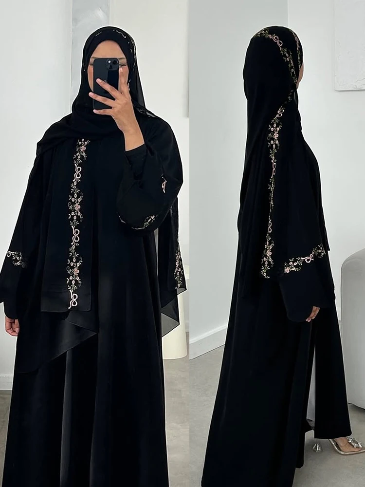 عباية نسائية للعيد مطرزة 2026