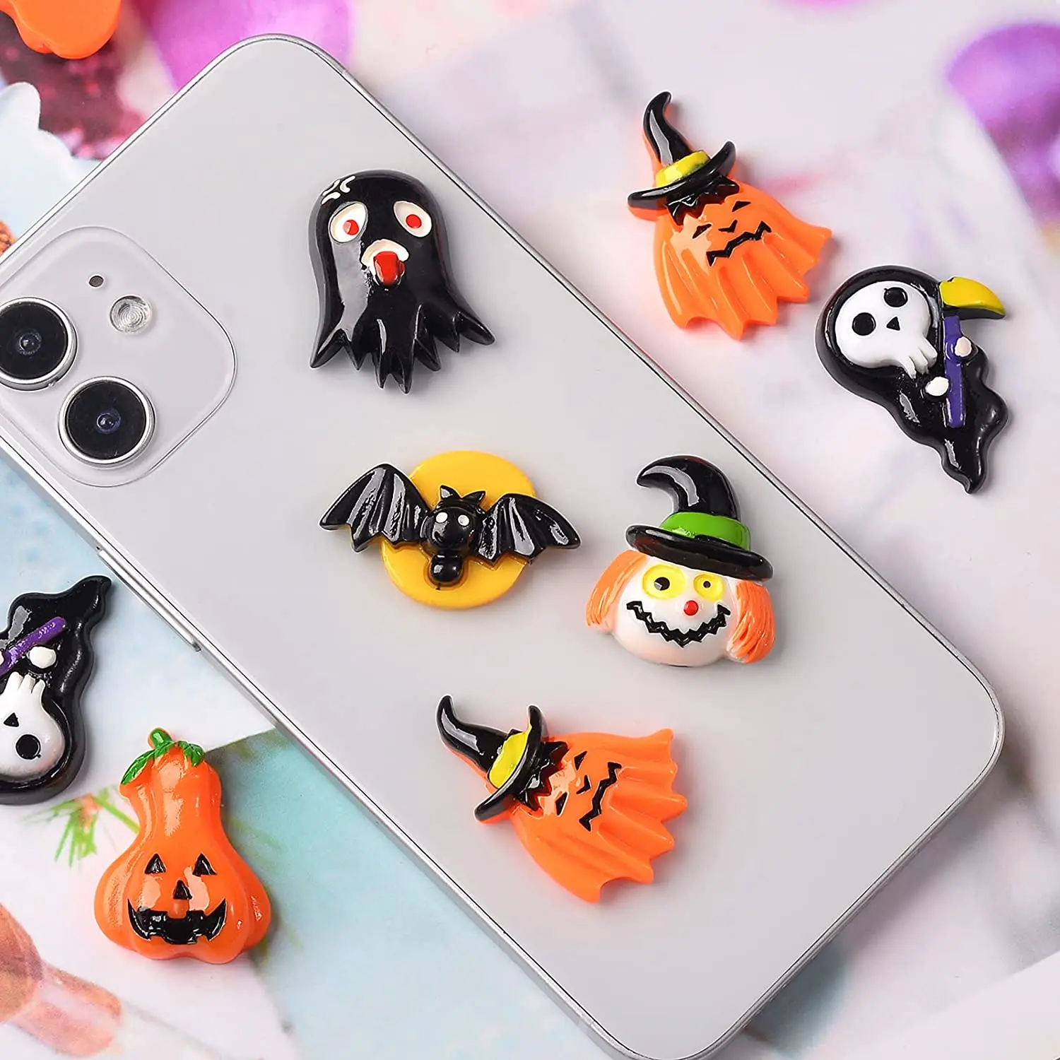 Pandahall 35pcs/Box Halloween Theme  Resin Cabochons Bat Pumpkin Witch Ghost Skull Slime Charms Beads for Jewelry Making  Clip