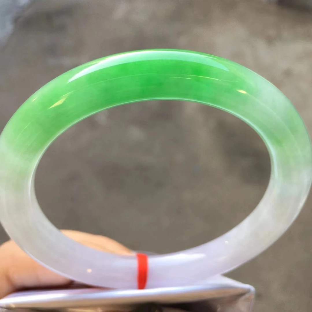 

Новый натуральный глянцевый нефритовый браслет из Мьянмы, бледно-фиолетовый зеленый круглый браслет, Изящные Ювелирные изделия ручной работы