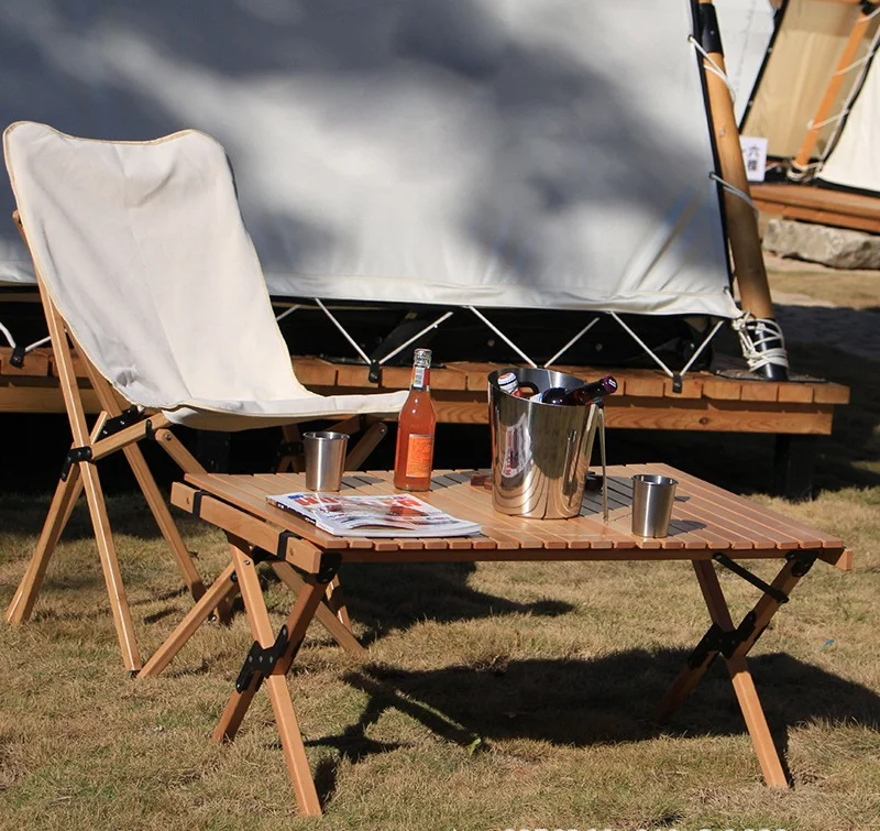 The best-selling foldable beach leisure butterfly-style wooden chair is easy to carry out 3