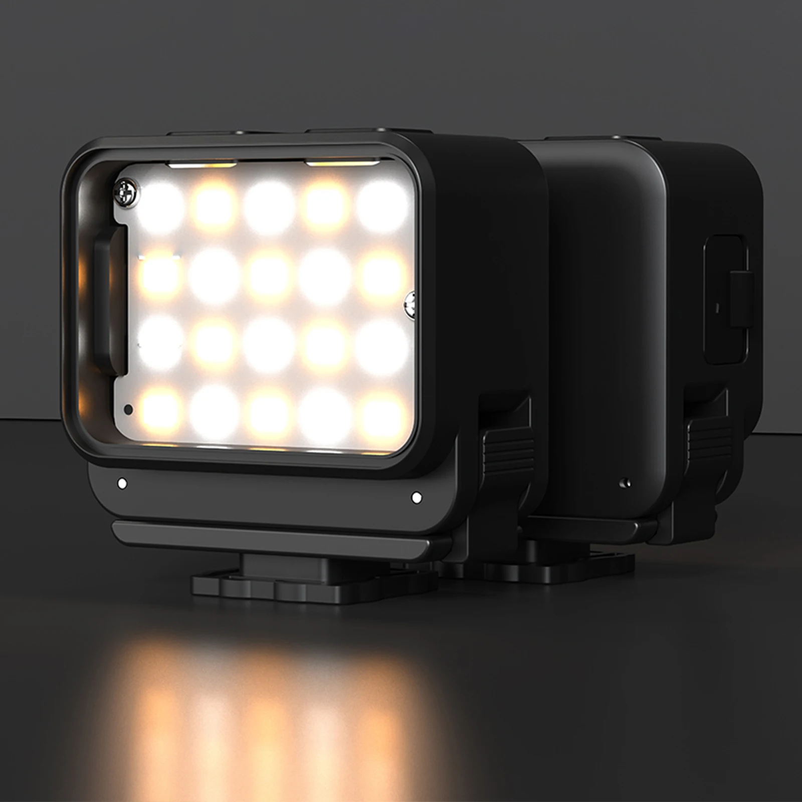 Pack de la lumière LED magnétique avec accessoires, incluant câble de charge et support. Achetez Lumière LED magnétique pour caméra d'action Osmo Action 6 Nano.