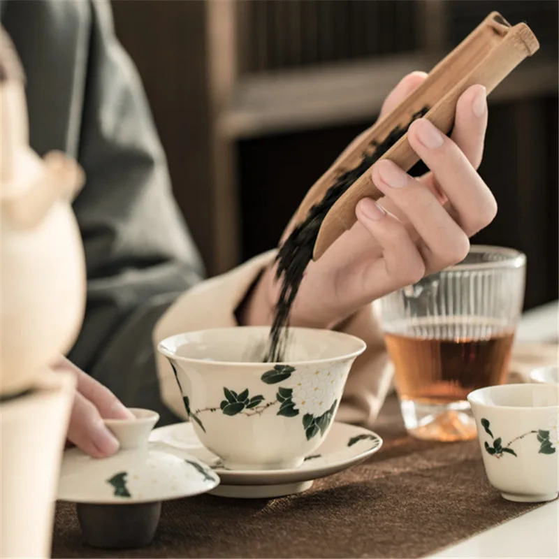 Service à thé Kung Fu Gaiwan en céramique, créatif, peint à la main, chrysanthème, service à thé, bol de bureau avec soucoupe, verres