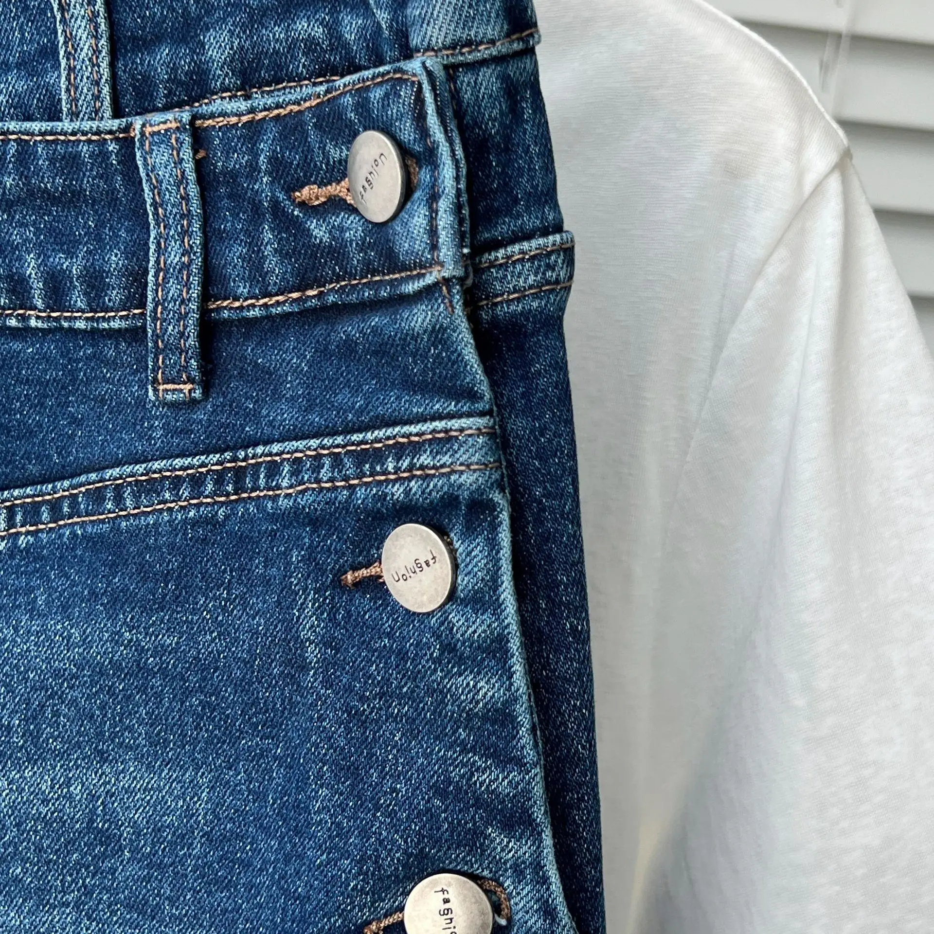 Jeans à Jambes Larges Effet Deux Pièces avec Ourlet Faux, Taille Plus, Qualité Automne 2026, pour Femmes, Mode Décontractée, Pantalon Long en Denim, Modèle T089