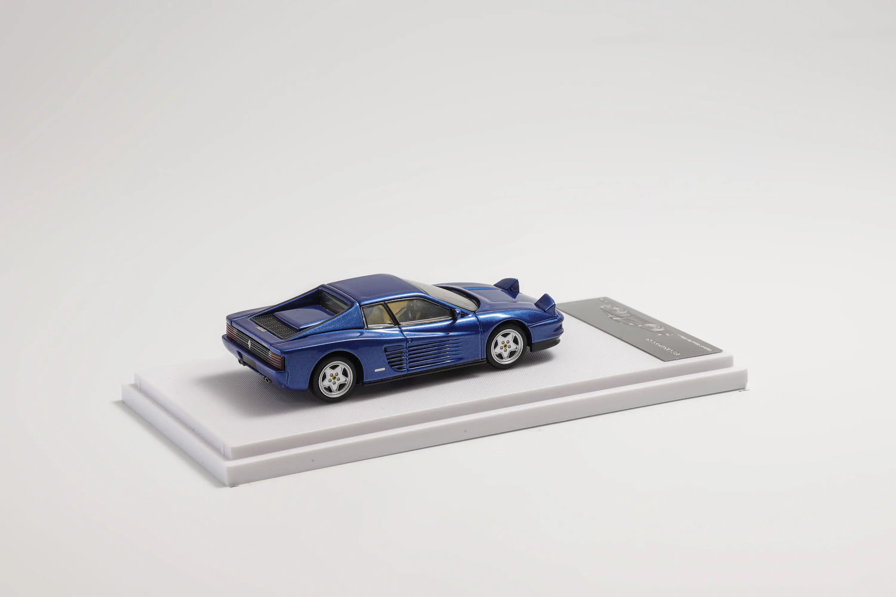 XF 1:64 Testarossa Diecast Model Car 2