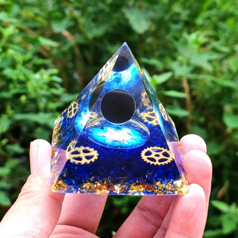 

Cross-Border New Crystal Ball Gravel Pyramid Home Crafts Resin Decorations Desktop Decoration Independent Station New Product