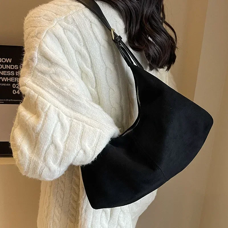Velvet Handbag Purse Suede Shoulder Bag Causal Crossbody Bags Female Luxury Designer Clutch Ladies Crescent Hobo Bag for Women