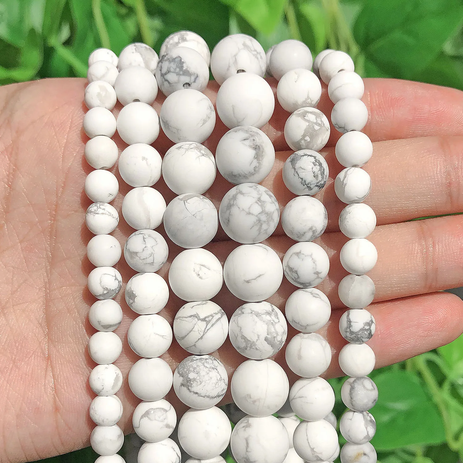 thumbnail image 1 of Venta al por mayor de cuentas redondas de piedra de lava volcánica negra natural de 4-14 mm, tamaño a elegir de 15 pulgadas para hacer joyas, pulseras de bricolaje, 1 of 5