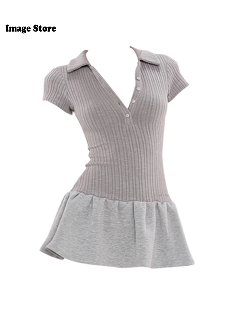 Vestido mini con escote en V y cuerpo plisado con falda circular Tormenta