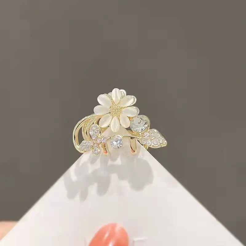 2024 New Alloy Rhinestone Women\'s Crab Hair Clips Shining Opal Side Barrettes Hair Bows Girl Headdress Spring Clip Accessories