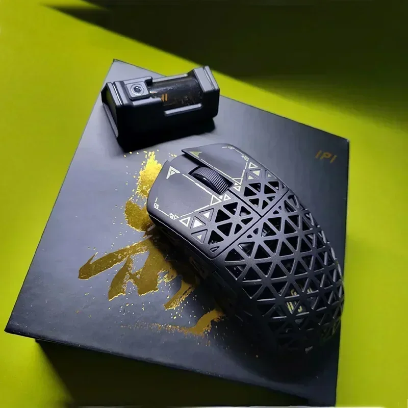 IPI Piao Float Hollow Out 3-Mode Wireless E-sport Gaming Mouse 8000Hz PAW3395 Carbon Fiber Customize Mice PC Gaming Accessories