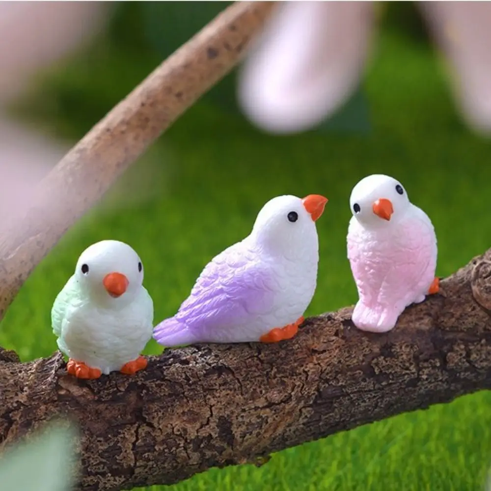 

Resin Craft Parrot Miniatures Funny 3D Colored Mini Parrot Ornaments Cartoon Resin Animal Model Yard