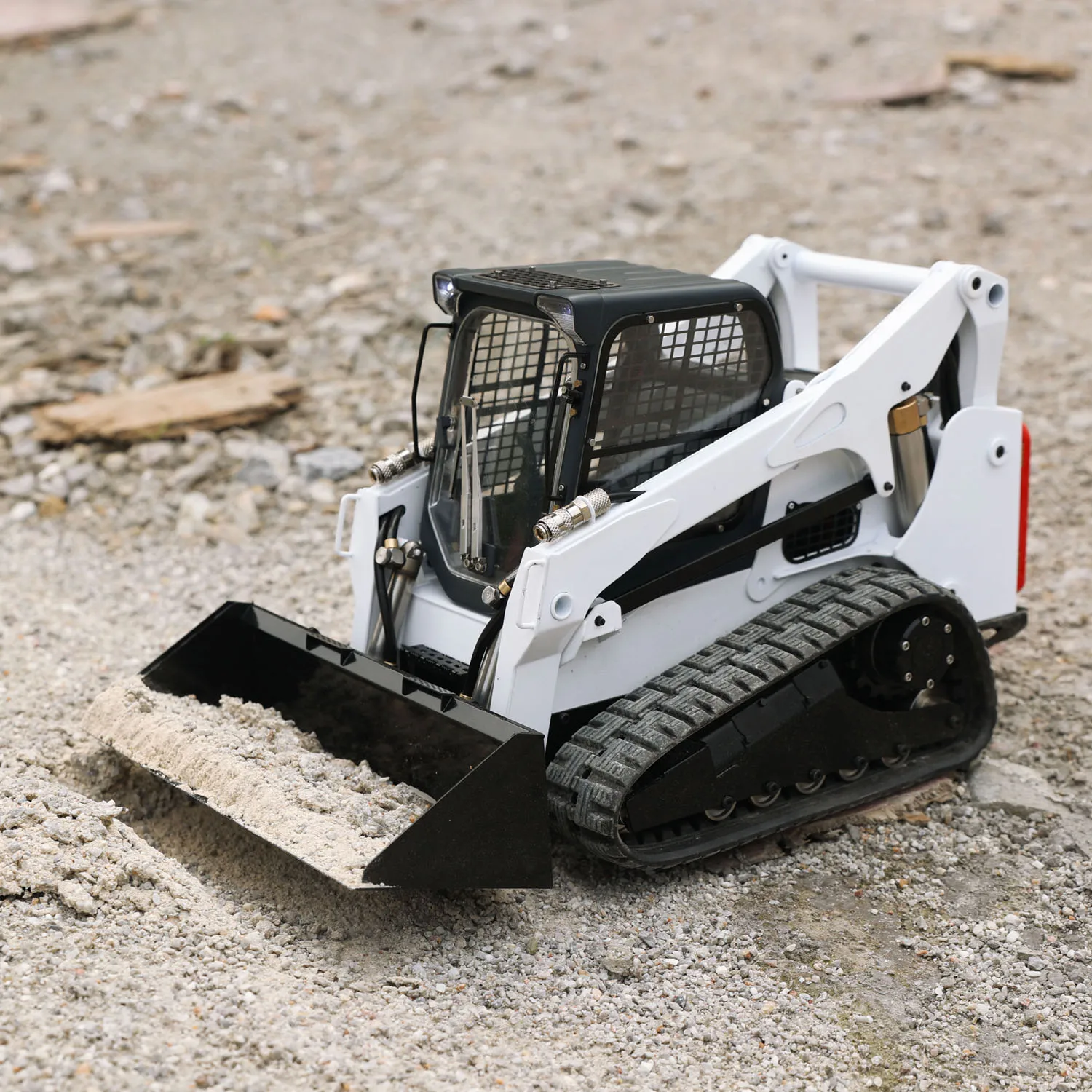 1/14 JDM SM770 RC Hydraulic Skid-Steer Tracked Loader Light Sound System Radio Control Truck Car Vehicle Toy Model Gift 2