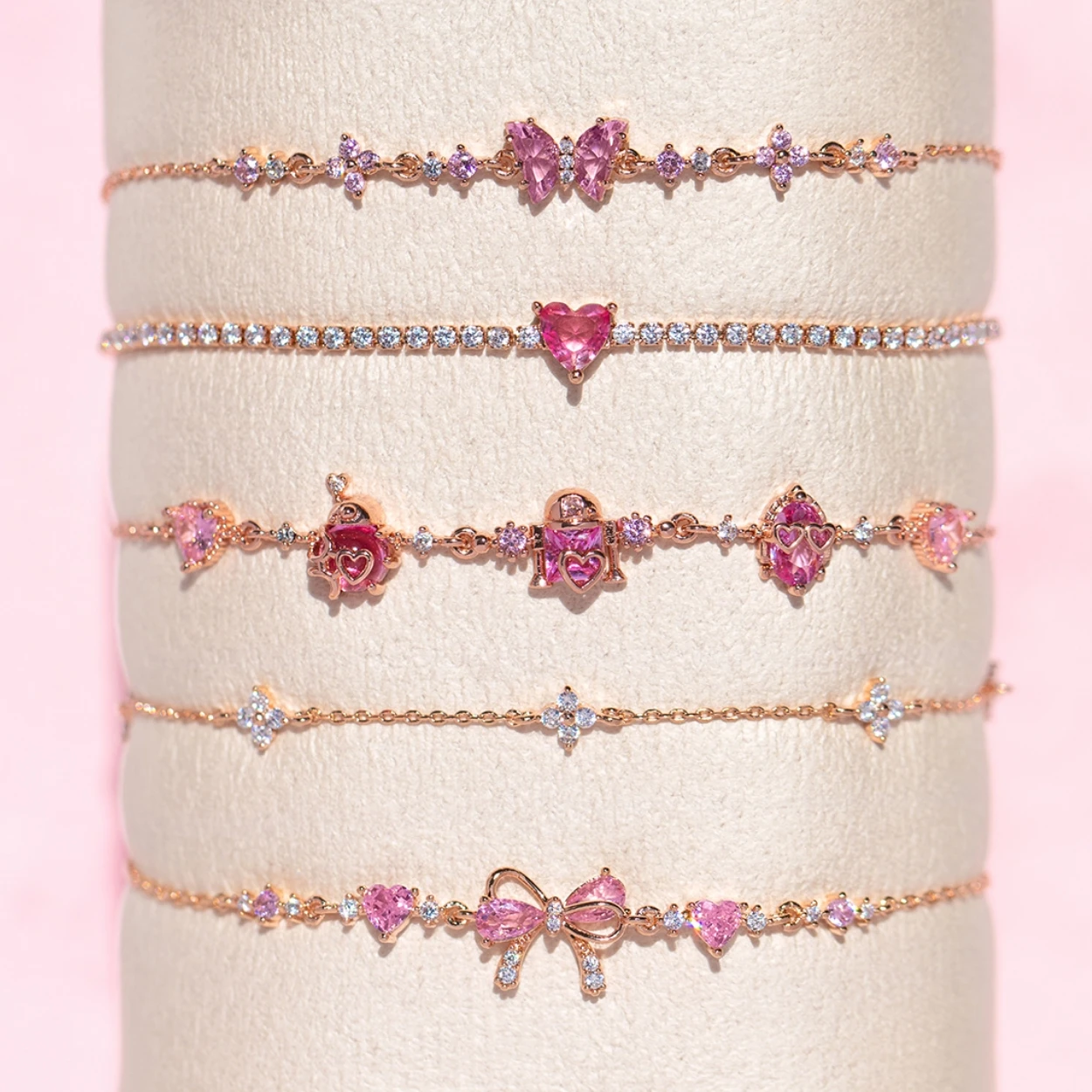 Pulsera femenina con lazo y circonias