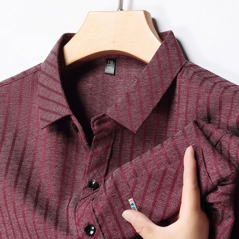 رجال الأعمال عارضة قصيرة الأكمام المطبوعة قميص ، ت...