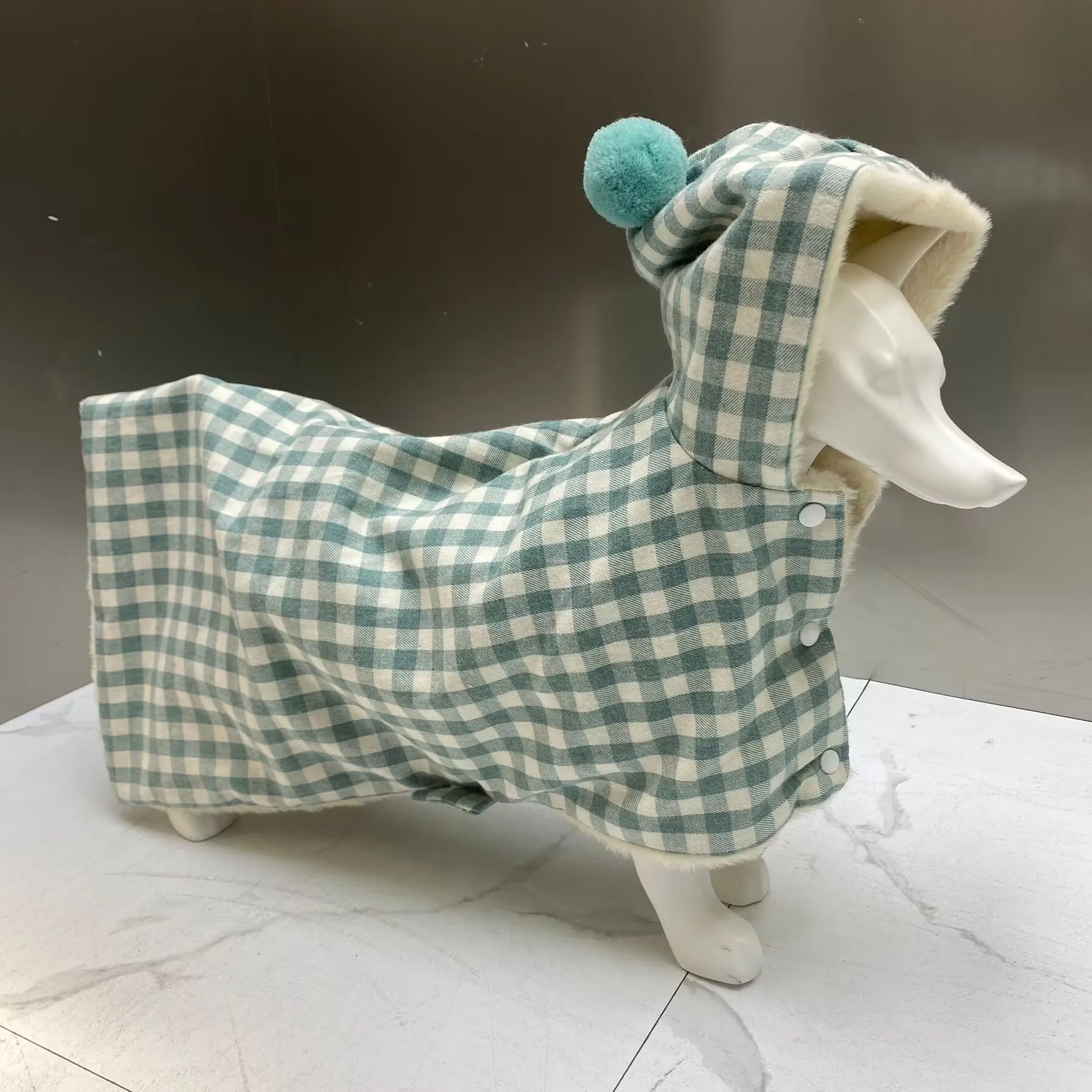 Autumn and winter pet blankets, sleeping bags, dog cloaks, sleeping bags, dog pet clothes, clothes