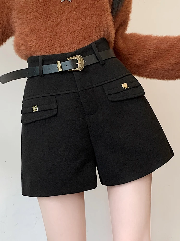 Рисунок 4 - Женские шерстяные деловые шорты