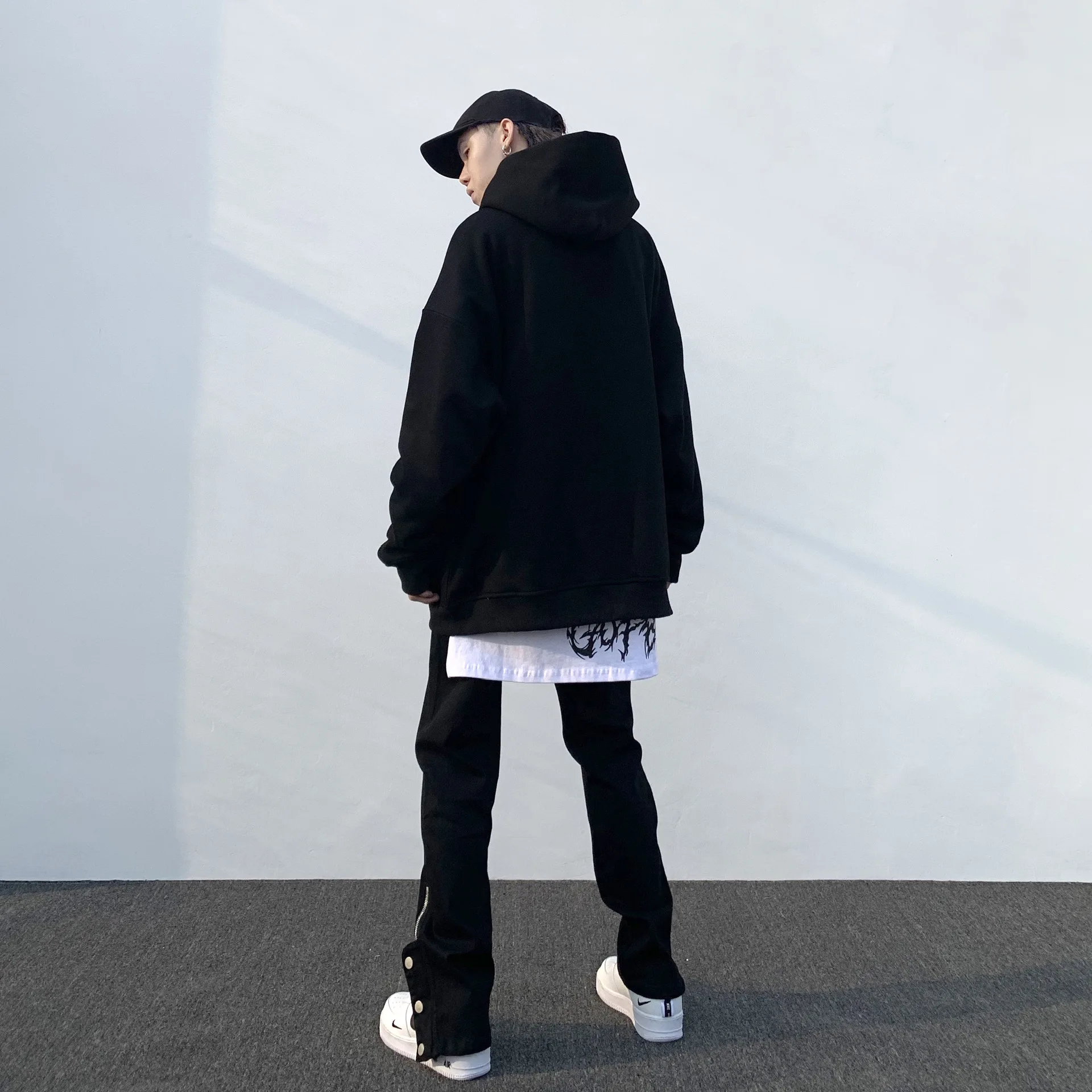 Men’s Jeans Black Sweatpants Jogger Pants Slim Fit Joggers Fashion Button Zipper Micro Flared Trousers Casual Streetwear Pants