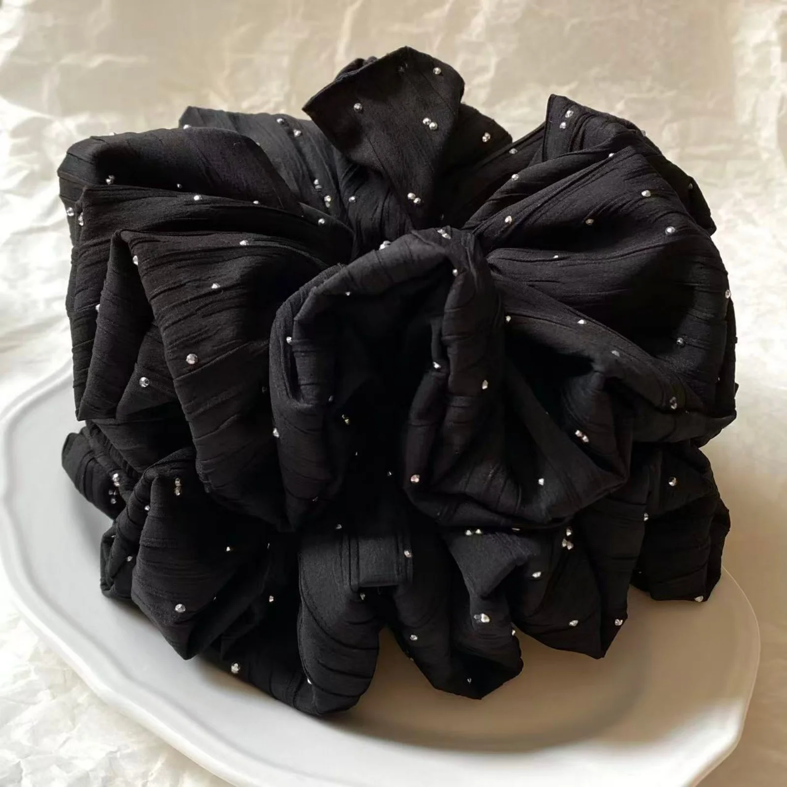 1PCWomen's Autumn Winter Rhinestone Embellished Black Scrunchie Elegant Hair Accessory Elastic Hair Band Stylish Hair Decoration