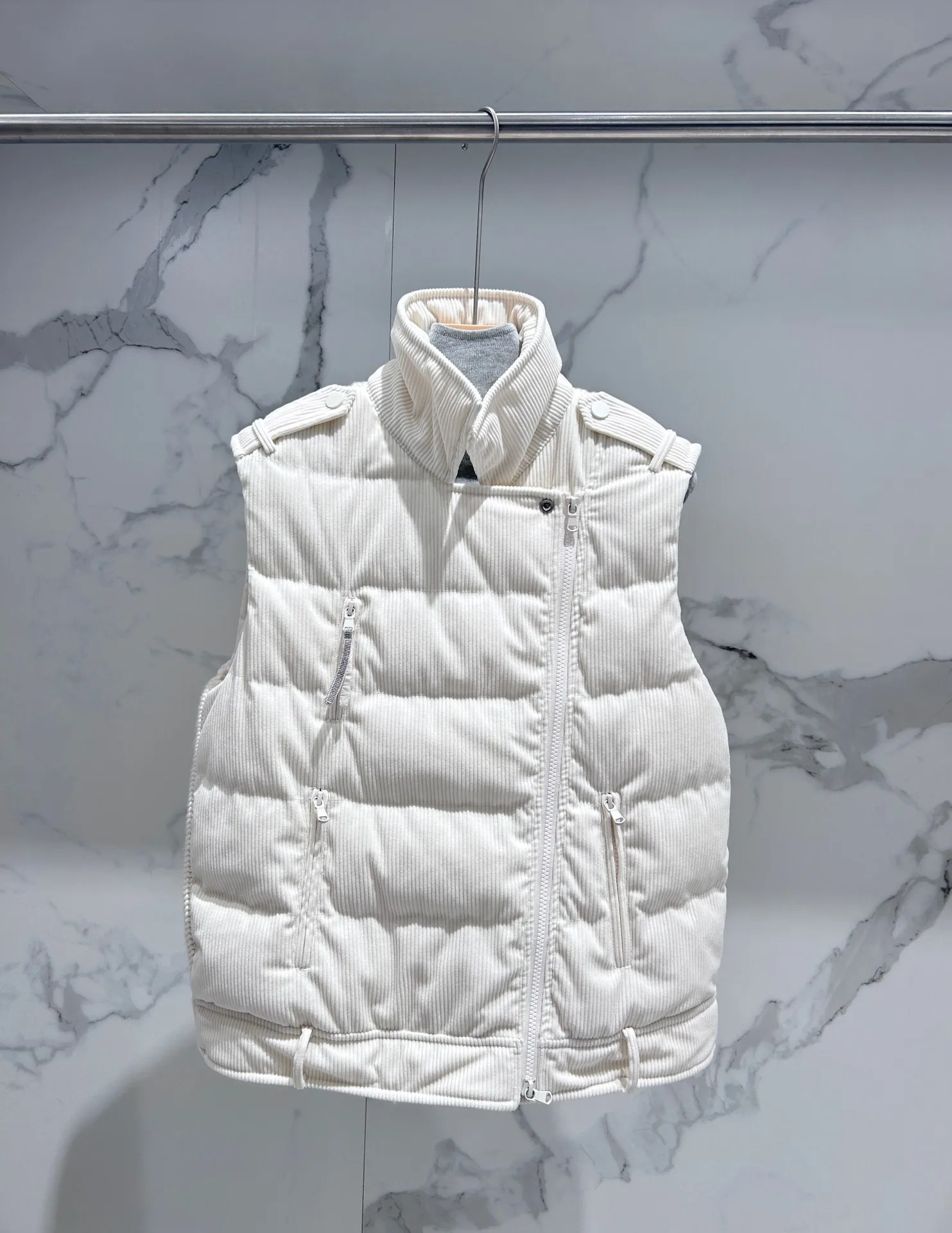 

Women Corduroy Splice Down Vest Turn-Down Collar Zipper Fashion Sleeveless Beading 2023 Autumn Winter Ladies Coat