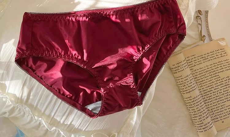 Sexy Viral MOYISU Anime Bra Set VS Style Half Cup Minimizer Push Up Bra Panties Small Bust Lift Retro Lingerie Gift CA Bra & Set