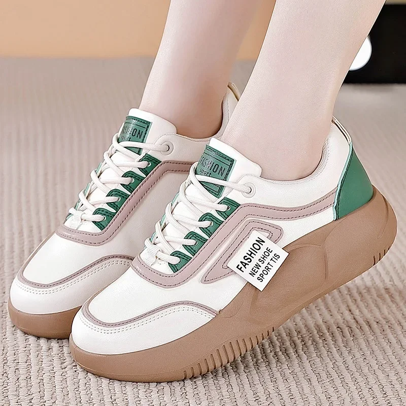 أحذية رياضية كبيرة الحجم للجري أحذية رياضية عصرية ذات قاع سميك ومضادة للانزلاق للأب أحذية كاجوال عصرية للنساء