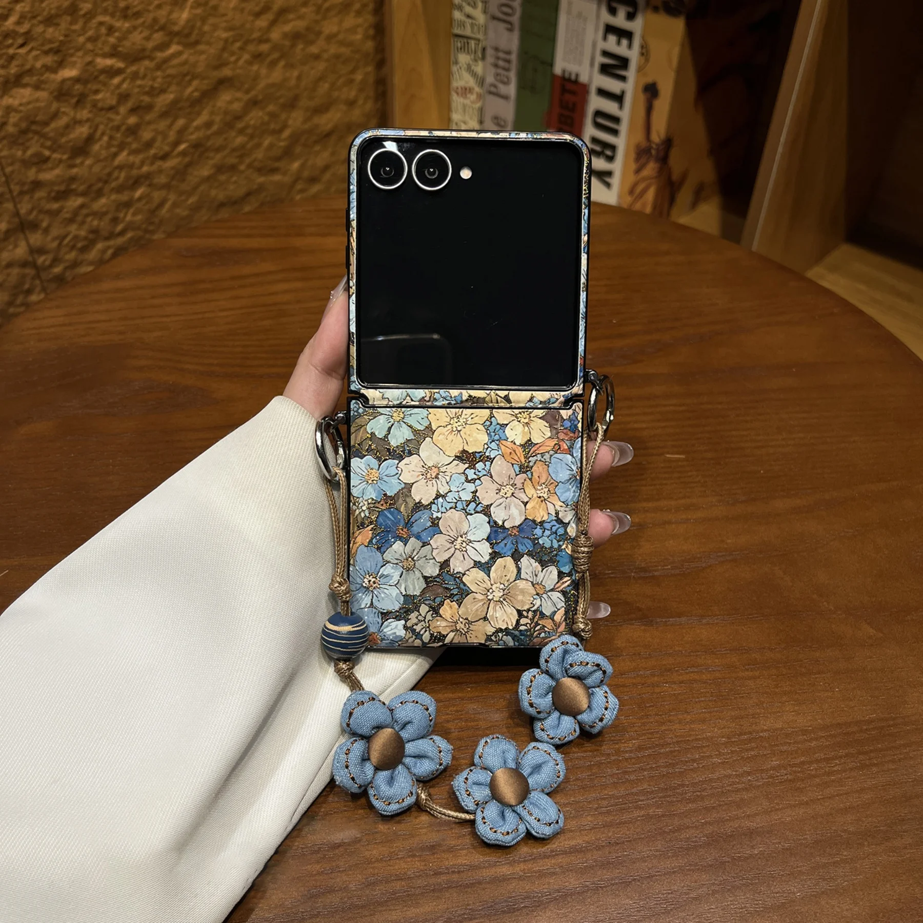Luxury Blue Flower Strap Case - Elegant Painted Floral Design Cover