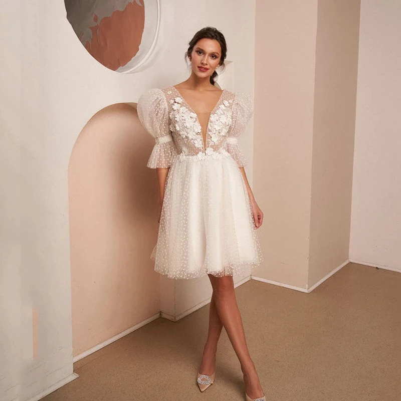 

Short A Line Wedding Dresses Dot Tulle Puff Sleeves Bridal Gown Lace Appliques Fairy Knee Length Party Robe De Mariee