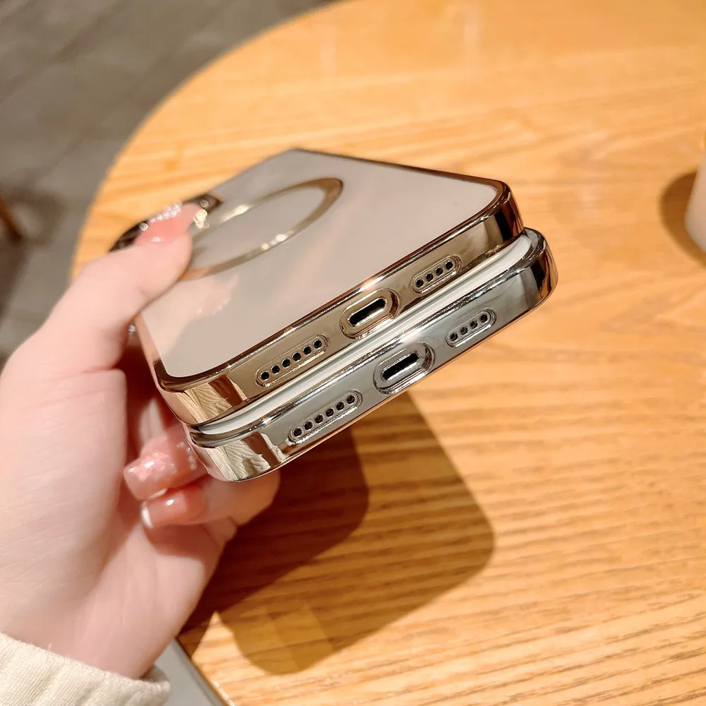 iPhone Clear Case with MagSafe image 4