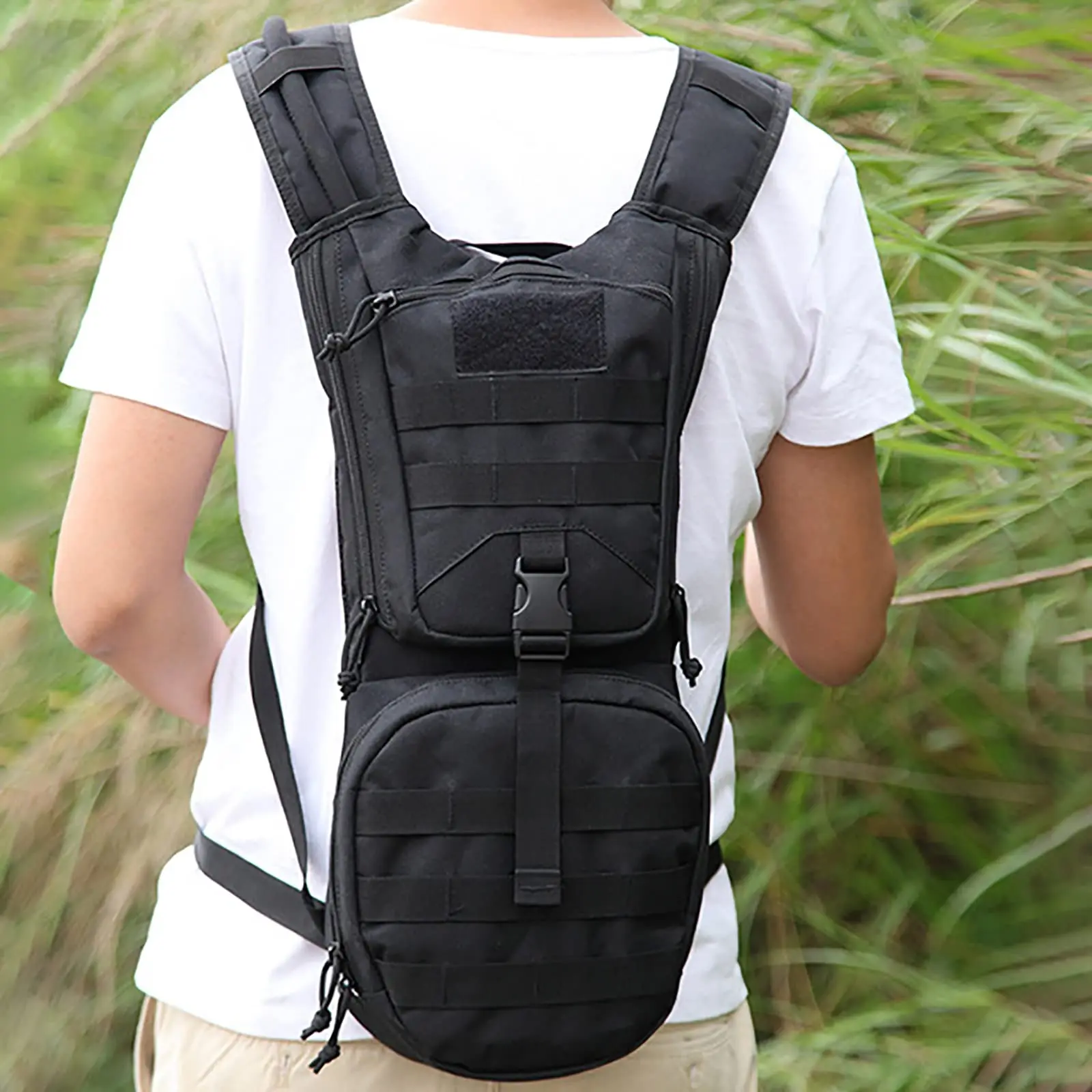 Outdoor sports camouflage riding water bag backpack can be placed in the field tactical shoulder water bag backpack delive