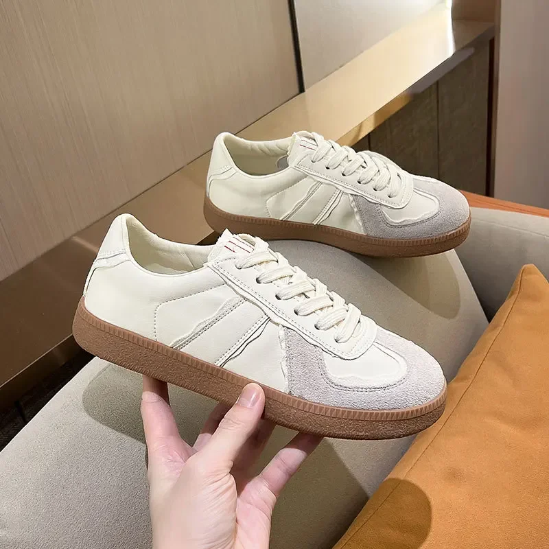 

De training shoes new retro leather small white shoes breathable and comfortable casual sports with flat bottom women's shoes