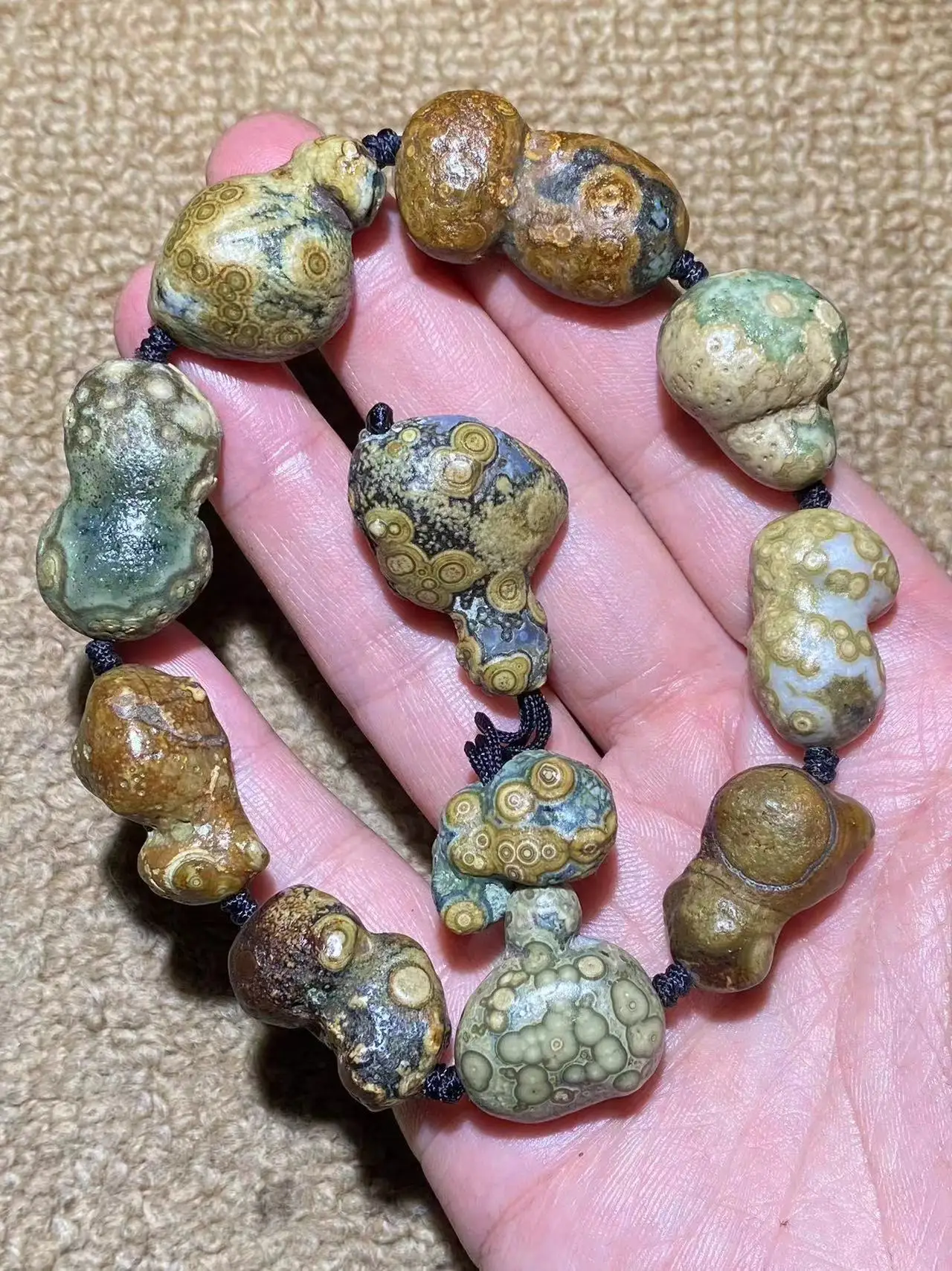 

1pcs/lot Auspicious Fruit Chinese Culture Gourd Shape Rare and Wonderful Gobi Agate Rough Stone Bracelet unique collection taki