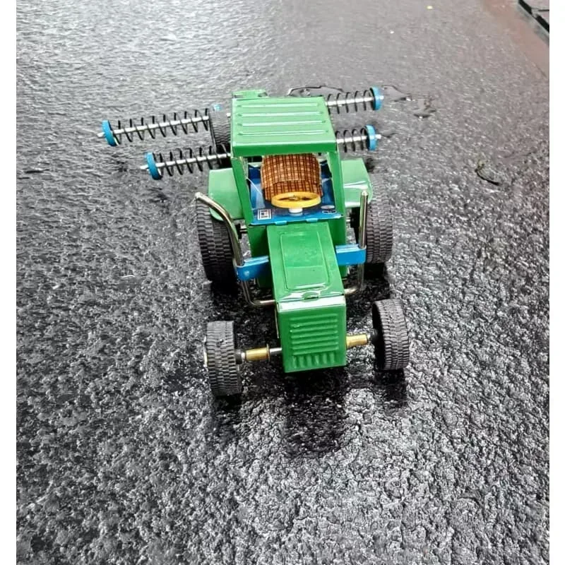 [Best] Adult Collection Retro Wind up toy Metal Tin The Tractors robot Mechanical toy Clockwork figures model kids gift