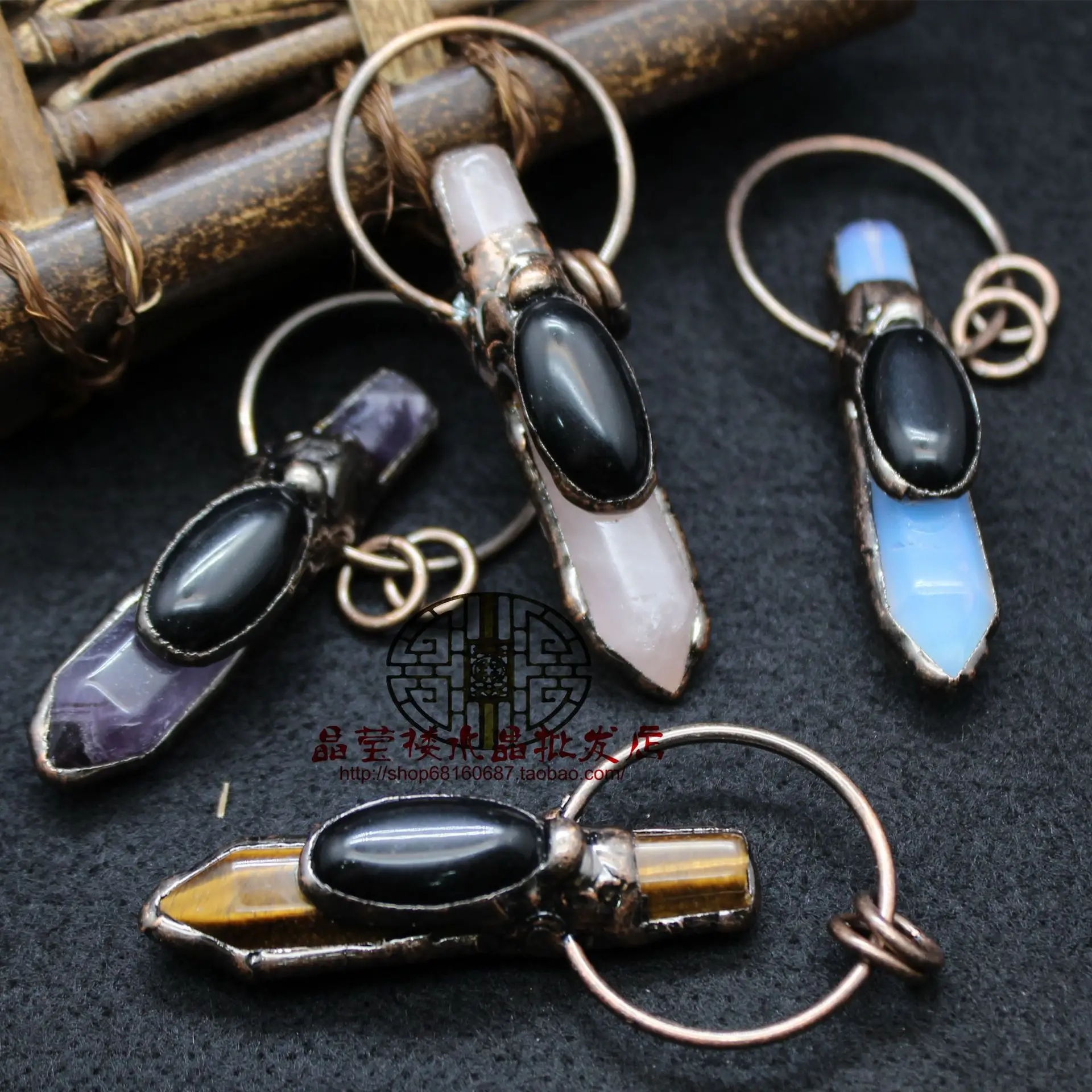 

Natural Stone Hexagonal Column Bullet Pendants Vintage BOHO Crystal Quartz Chakra Treatment Point Necklace Pendant