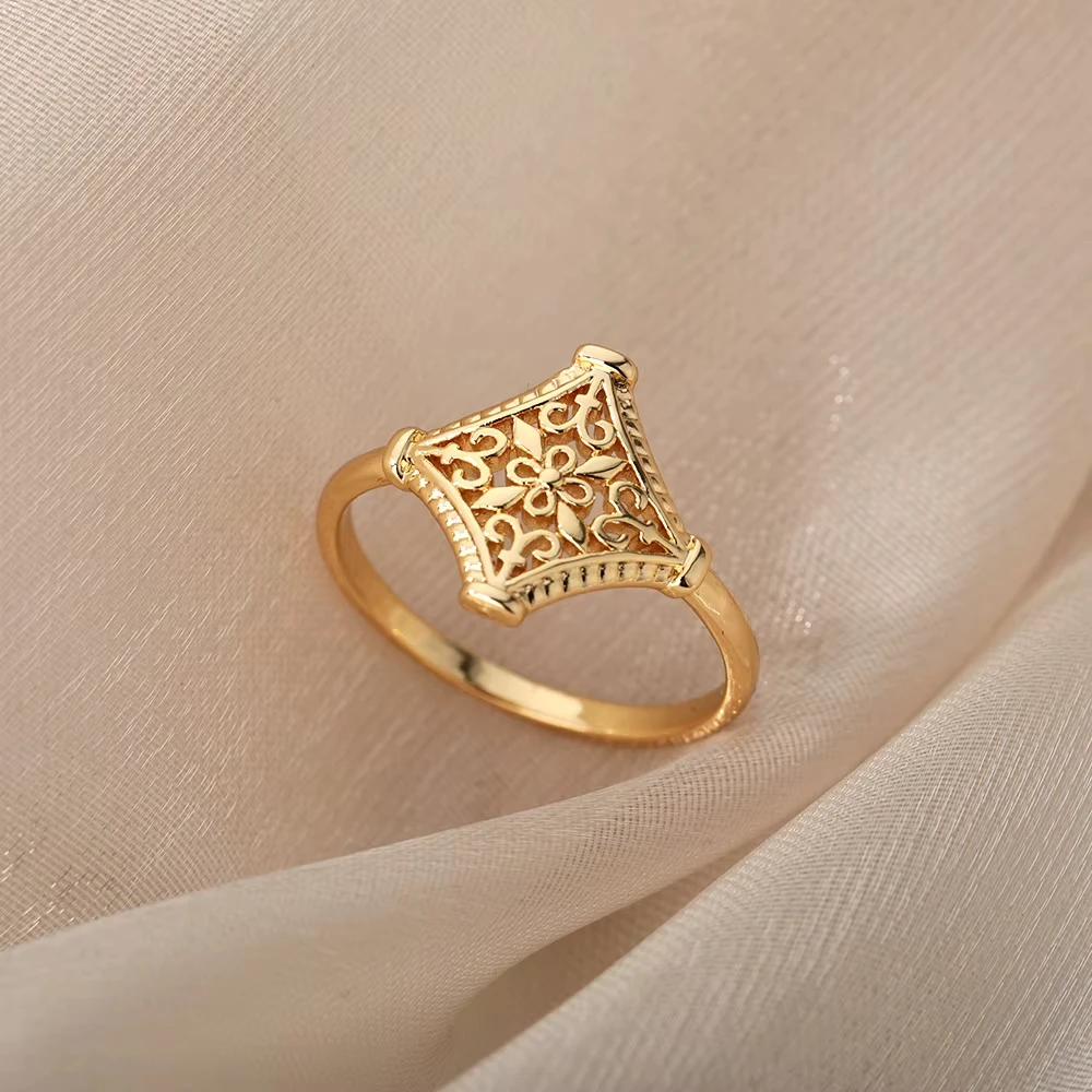 Vintage Hollow Flower Rings For Women Men Stainless Steel Gold Color Ring Aesthetic Wedding Couple Rings Boho Jewelry Gift