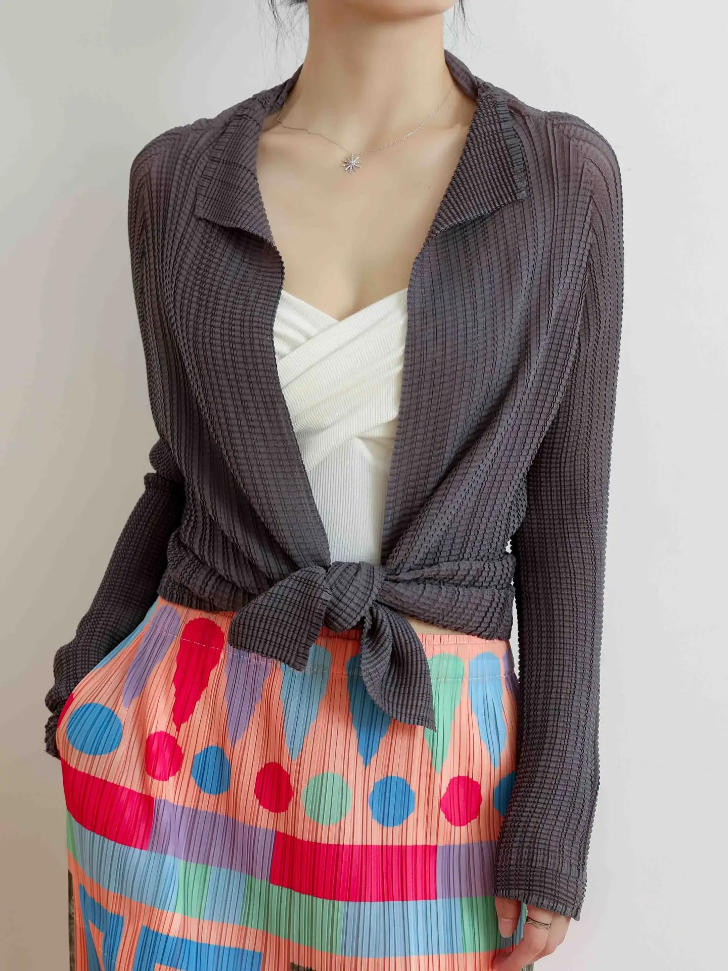 

YUDX 2023 Miyake Pleated Fold Cardigan Solid Color Long-sleeved Sunscreen Summer New Loose and Thin Sunscreen One Size Shirt