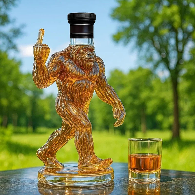Funny Whiskey Bottle British Bulldog Whiskey Decanter Liquor Bottle with Base & Stopper Unique Bar Gift for Men