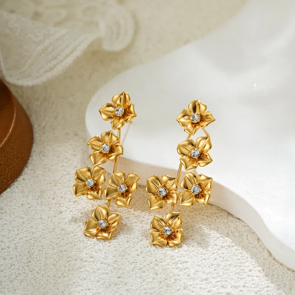 Elegant 18K Gold Plated Small Flower Zircon Dangle Earrings Delicate Rust Proof Geometric Statement Ear Stud Party Jewelry Gifts