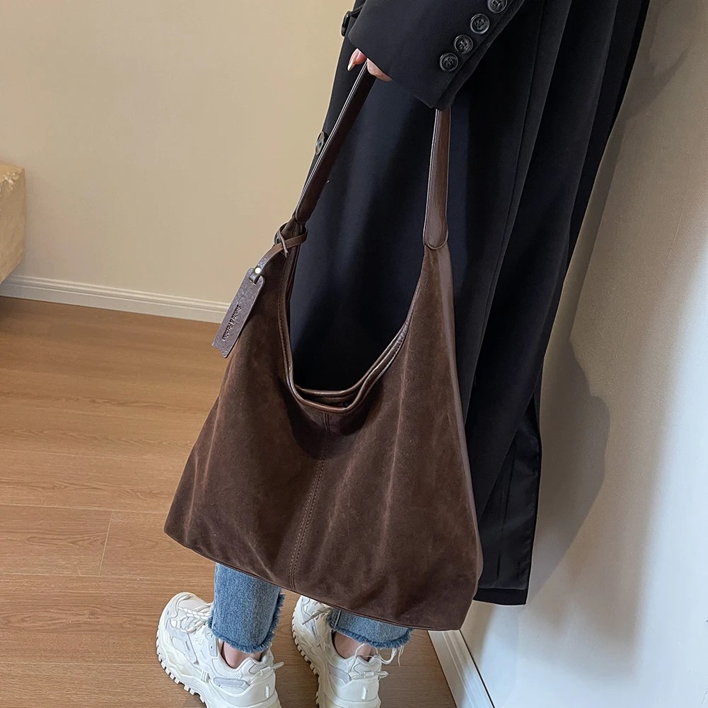 Women Suede Hobo Bag Magnetic Closure Tote Bag Large Capacity Retro Handbag Purse for Work Travel