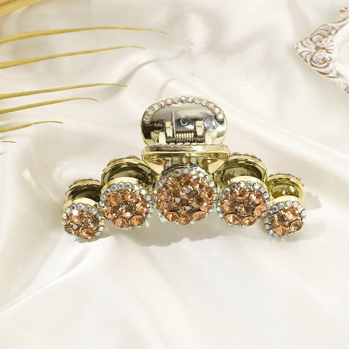 1pc Fashion Rhinestone Hair Claw Trendy Hair Clips Temperament Girl Luxury High-End Shark Clip Headwear Women Hair Accessories