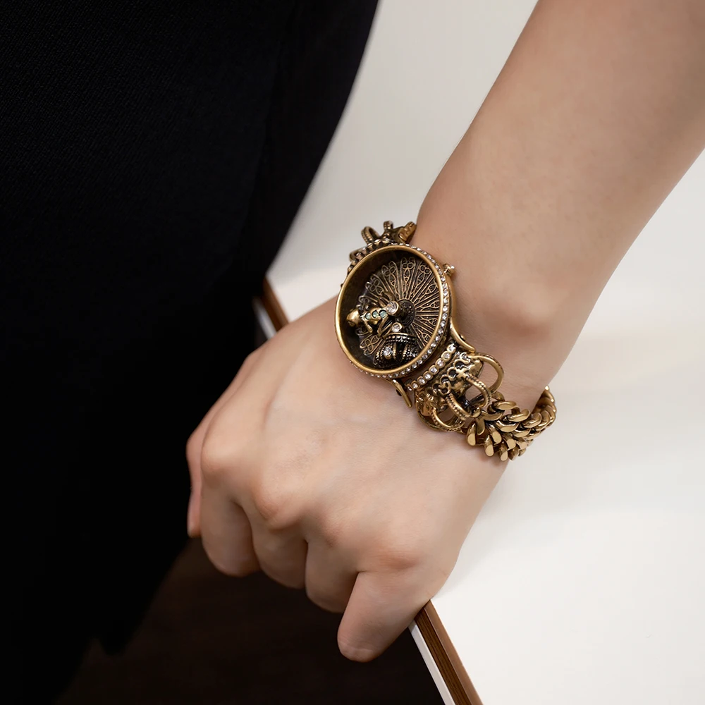 jbjd-women-watch-old-style-vintage-bracelet-royal-crown-frog-bracelet-wrist-unique-watch-gift