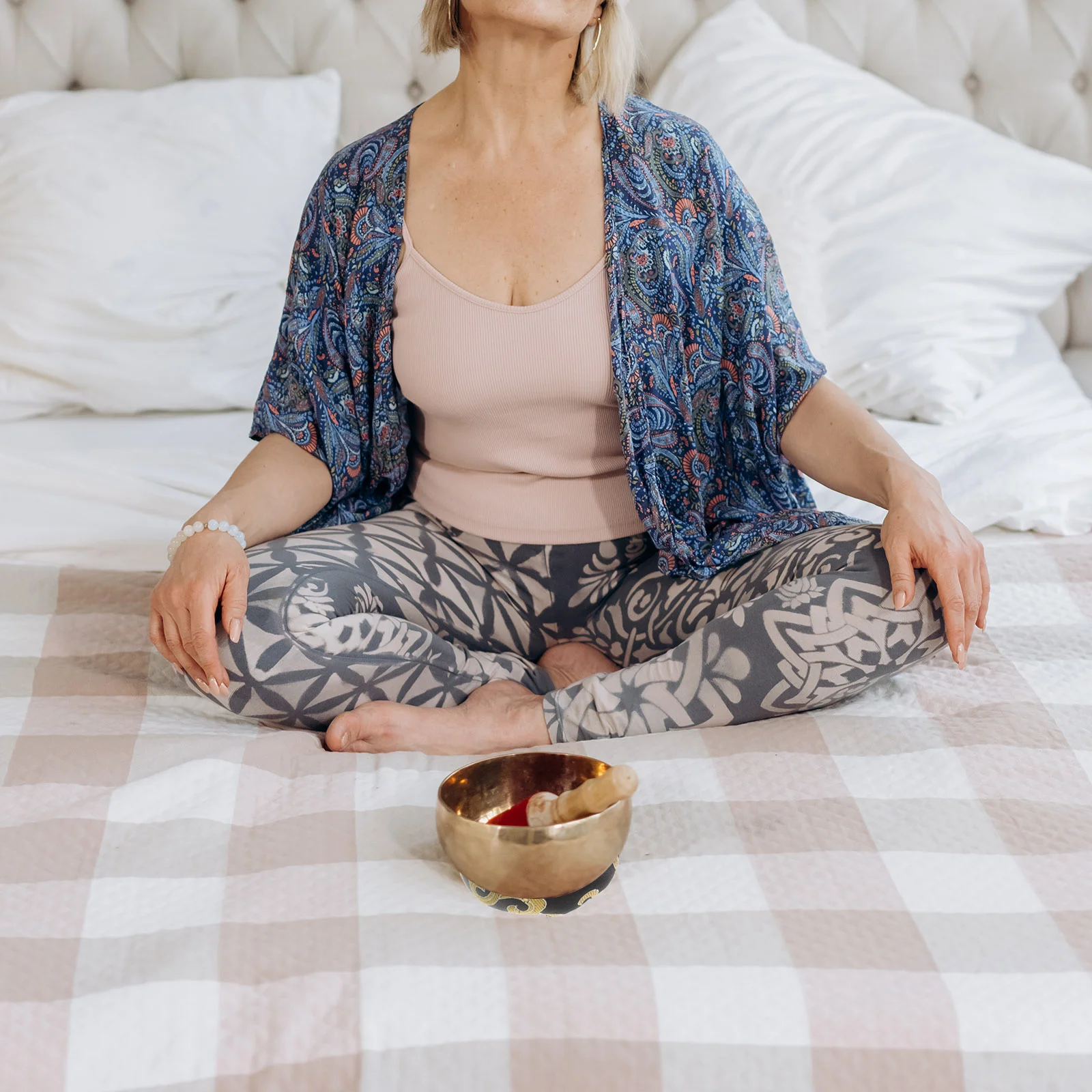 

Healifty Pillow Singing Bowl Tibetan Cushion Meditation Sound Mat Yoga Mindfulness Relaxation Prayer Holder Silk
