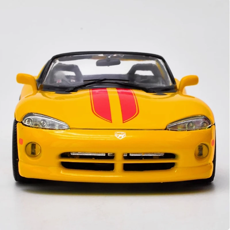 Bburago Diecast 1:18 Scale Dodge Viper RT/10 Alloy
