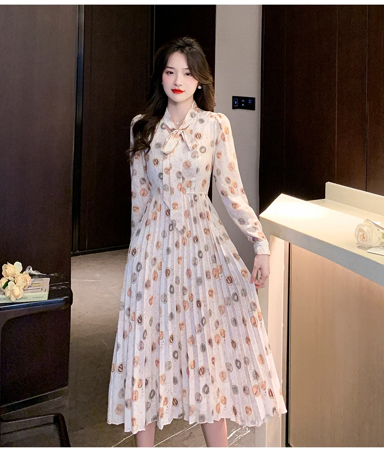 

2022 Autumn Print Long Sleeve V-Neck Lace Up Versatile Pleated Dress Free Shipping