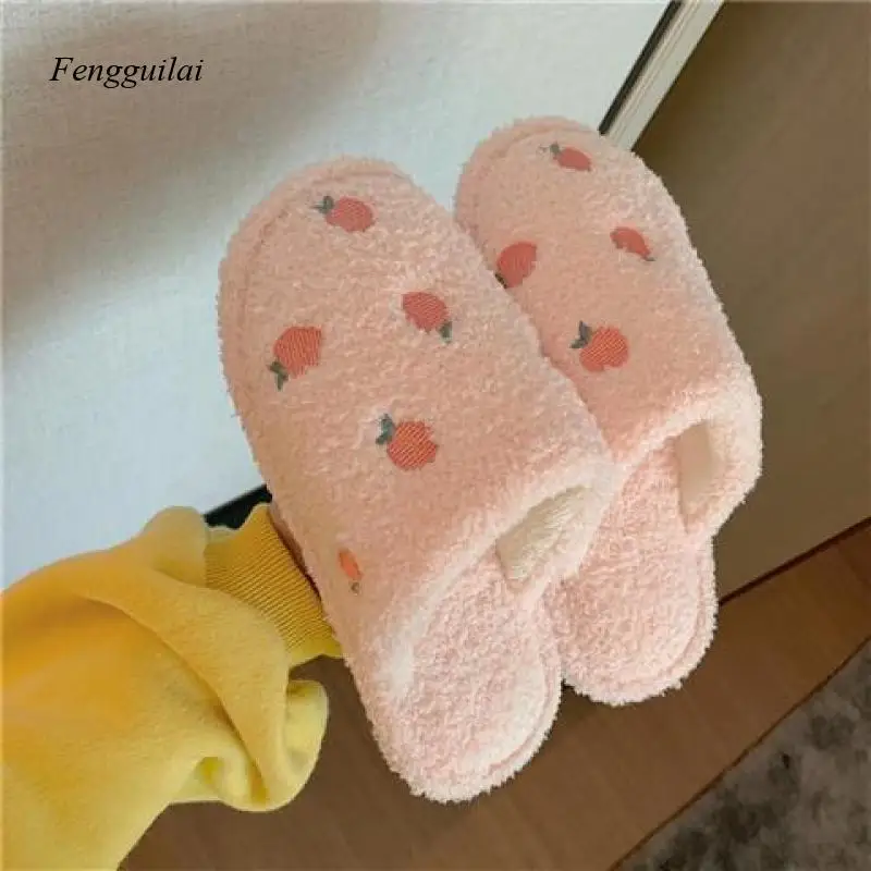 

2022 Cute Cartoon Peach Plush Women Slippers Winter Home Warm Furry Footwear New Fashion Autumn House Slides Female Flip Flops