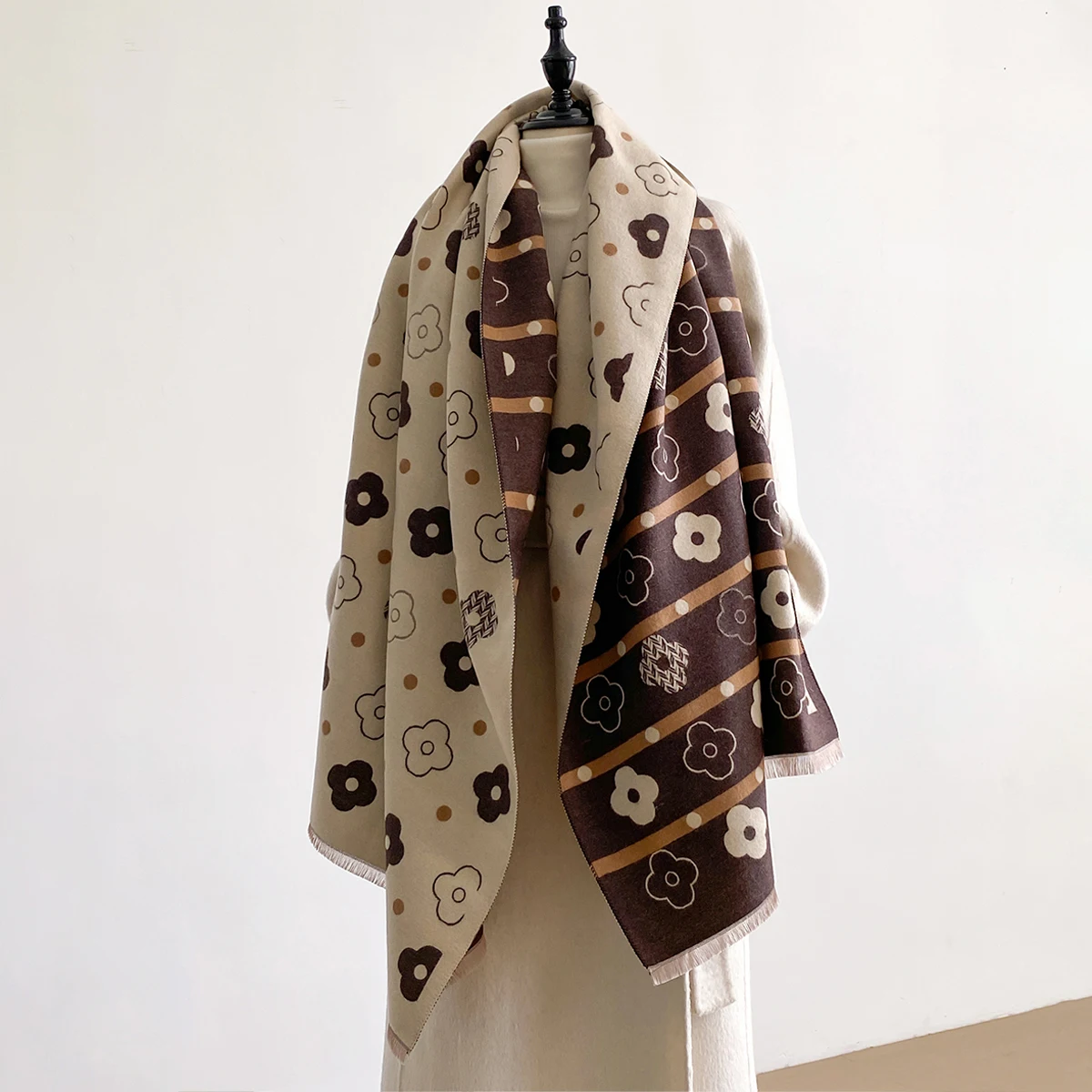 2025 New Fashion Cashmere Women Print Double-sided Scarf 2025 Winter Warm Elegance Shawl Pashmina Female Outdoor Brand Scarves