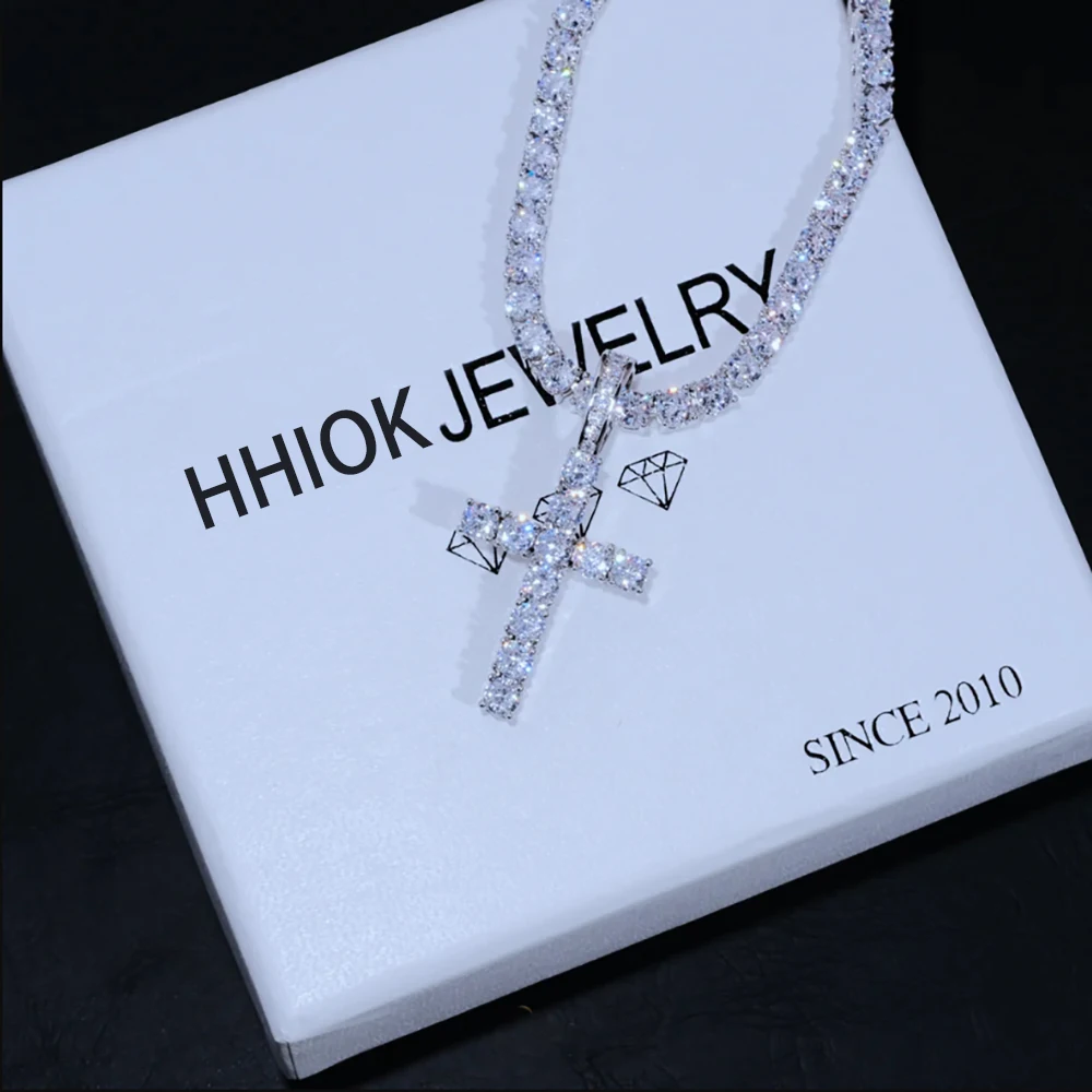 Wholesale Fashion Simple Bling Cross Pendant Iced Out Cubic Zirconia Diamond 18k Gold Plated Christian Charm Jewelry Women Men 